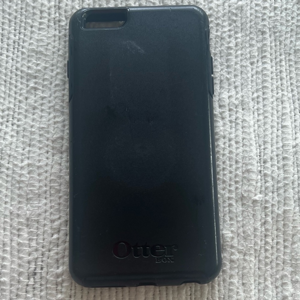 Black otter box iPhone 6 s plus phone case